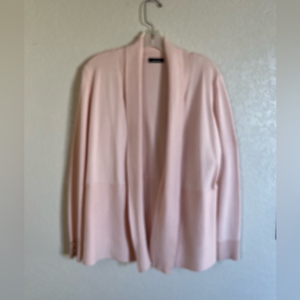 LIKE NEW Verve ami size medium light pink colored open front cover sweater.